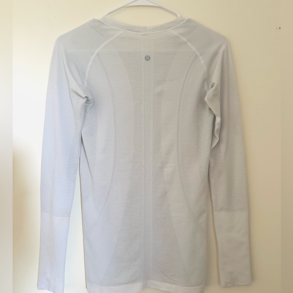 ❌SOLD❌ Lululemon Swiftly Tech Long Sleeve Crew Top, Size 6 - Picture 3 of 4